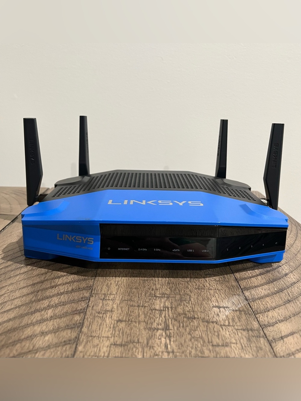 Linksys WRT1900ACS V2 1300 Mbps 4 Port Dual-Band Wi-Fi Router (Router Only)